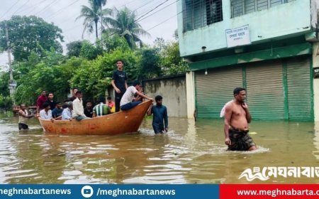 ফেনীতে রেকর্ড বৃষ্টিতে ভয়াবহ বন্যা পরিস্থিতি