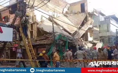 দিল্লিতে ভবন ধস, চাপা পড়েছে অনেকে
