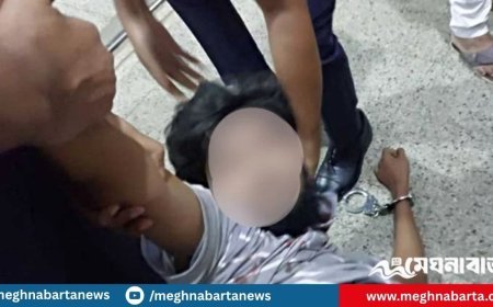 কাঠগড়ায় দাঁড়িয়ে নিজের গলায় ব্লেড চালালেন আসামি