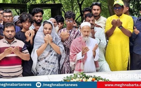 নুহাশপল্লীতে শ্রদ্ধা-ভালোবাসায় হুমায়ূন আহমেদকে স্মরণ