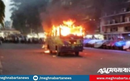 চট্টগ্রামে যাত্রীবাহী বাসে আগুন