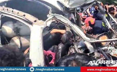 নাটোরে ট্রাকের সঙ্গে সংঘর্ষে মাইক্রোবাসের চালকসহ ৬ জন নিহত