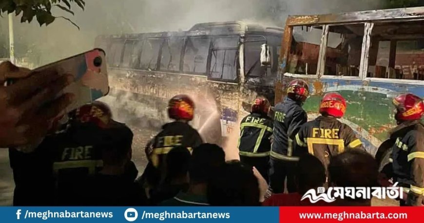 রাজধানীর পল্লবীতে বাসে আগুন দিল দুর্বৃত্তরা