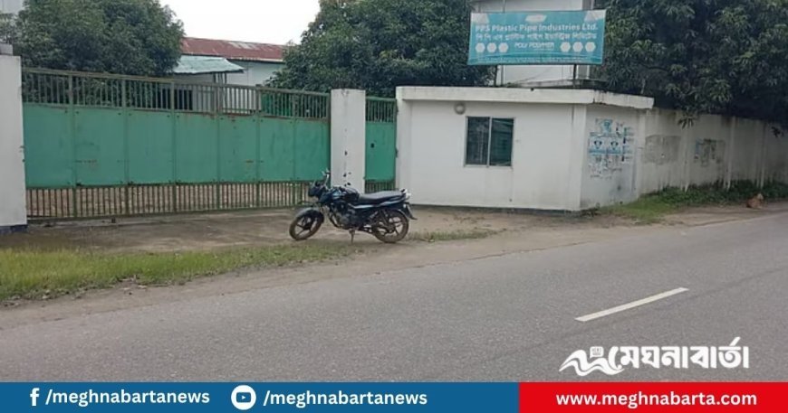 কারখানায় ঢুকে ডাকাতি, ৬ জনকে পিটুনি দিয়ে পুলিশে দিলেন এলাকাবাসী