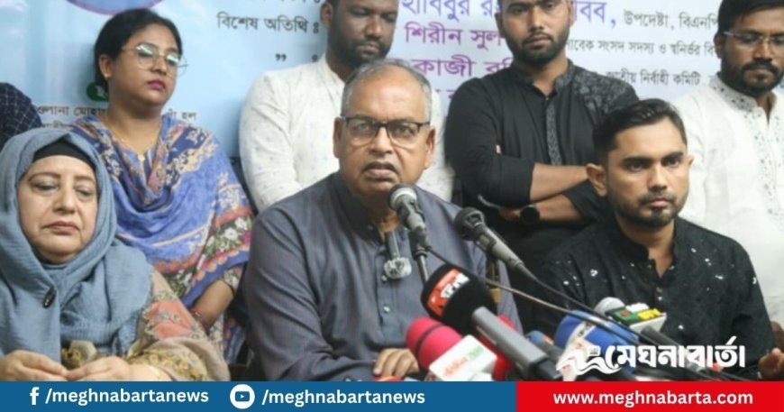 যারা নির্বাচনে বাধা সৃষ্টি করছে, তারা পক্ষান্তরে স্বৈরাতন্ত্রের পক্ষে অবস্থান নিচ্ছে: দুদু