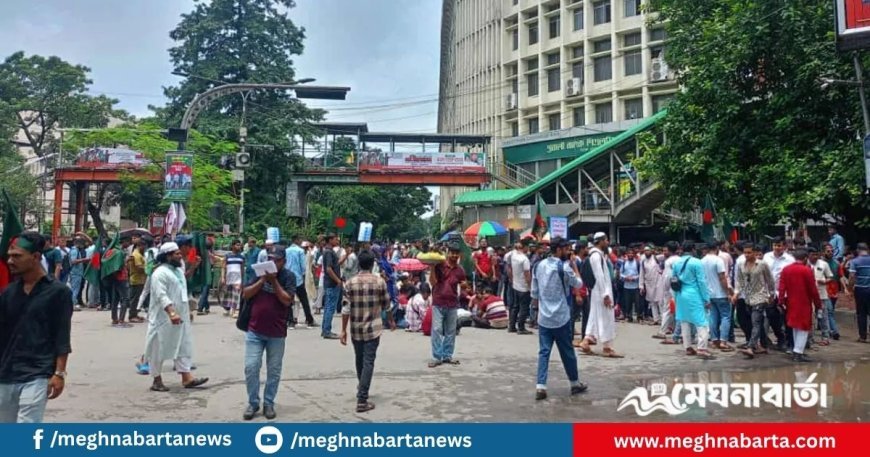 শাহবাগ অবরোধ জুলাই যোদ্ধাদের; যান চলাচল বন্ধ