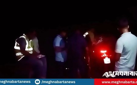 সড়কে ককটেল ফাটিয়ে গণডাকাতি