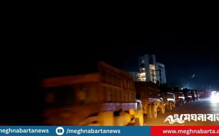 রাতের আঁধারে শত শত ট্রাকে সরিয়ে ফেলা হচ্ছে ‘সাদা পাথর’