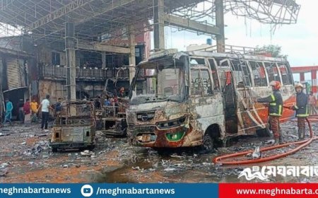 নবীগঞ্জে সিএনজি স্টেশনে বিস্ফোরণ, পুড়ল বাসসহ ১১ যান