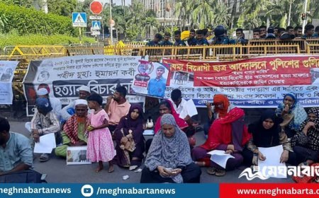 ইন্টারকন্টিনেন্টাল মোড়ে অবস্থান জুলাই শহীদ–আহত পরিবারের সদস্যদের