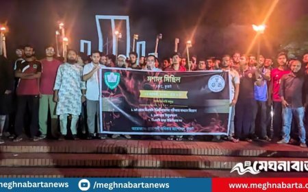 চাকরিতে কোটা সংস্কারসহ তিন দফা দাবিতে কুয়েটে শিক্ষার্থীদের মশালমিছিল