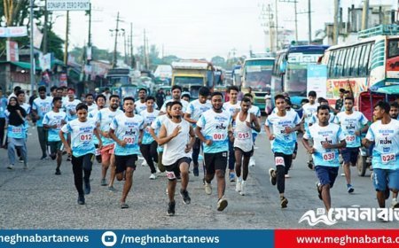 নিরাপদ পানির দাবিতে ম্যারাথনে অংশ নিলেন শতাধিক তরুণ