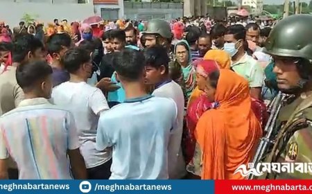 ধামরাইয়ে পোশাক কারখানা লে-অফ ঘোষণা, ক্ষতিপূরণের দাবিতে শ্রমিকদের বিক্ষোভ