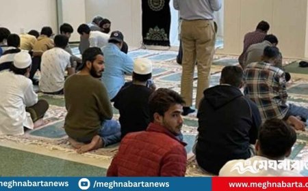 জুমার খুতবা চলাকালে কথা বলা কি জায়েজ আছে?