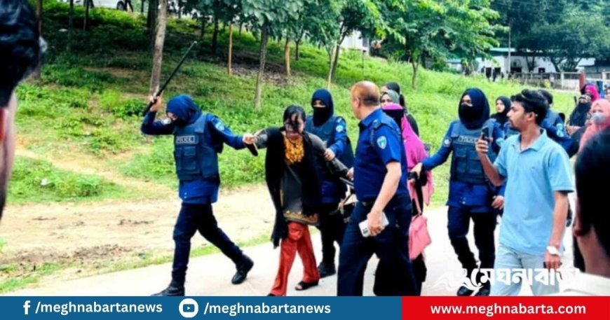 উখিয়ায় চাকরিচ্যুত শিক্ষকদের বিক্ষোভে পুলিশের লাঠিচার্জ, ছাত্র প্রতিনিধিসহ আটক ১০