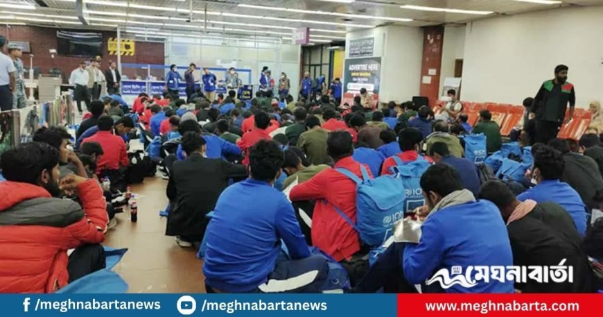 লিবিয়া থেকে দেশে ফিরলেন ১৭৫ বাংলাদেশি
