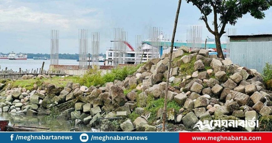 লাপাত্তা ঠিকাদার, ১০০ কোটির চাঁদপুর লঞ্চ টার্মিনালের কাজ শেষ হবে কবে?