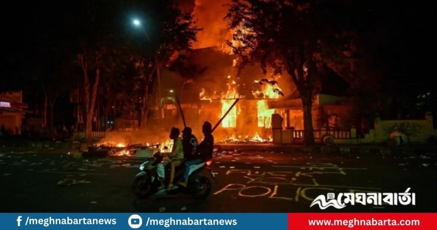 ইন্দোনেশিয়ায় অর্থমন্ত্রীর বাড়িতে হামলা-ভাঙচুর ও লুটপাট