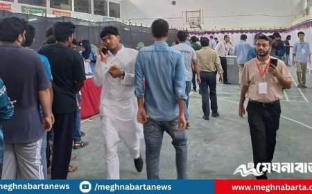 নিয়ম ভেঙে ভোট কেন্দ্রে ঢুকলেন ছাত্রদল প্যানেলের ভিপি প্রার্থী আবিদুল