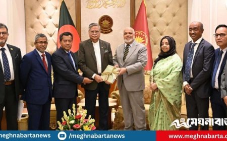 রাষ্ট্রপতির কাছে জুডিশিয়াল সার্ভিস কমিশনের বার্ষিক প্রতিবেদন হস্তান্তর