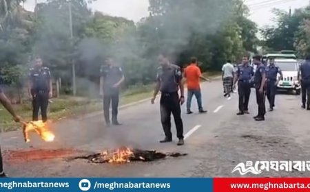 খাগড়াছড়িতে তিন পাহাড়ি সংগঠনের ডাকা সড়ক অবরোধ চলছে