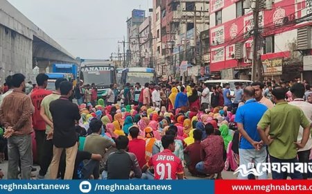 গাজীপুরে শ্রমিকদের বিক্ষোভ, মহাসড়ক অবরোধ