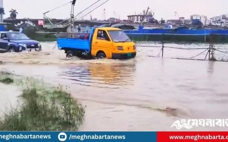 বৃষ্টির পানিতে তলিয়েছে বিমানবন্দর সড়ক, যানজট-ভোগান্তি চরমে