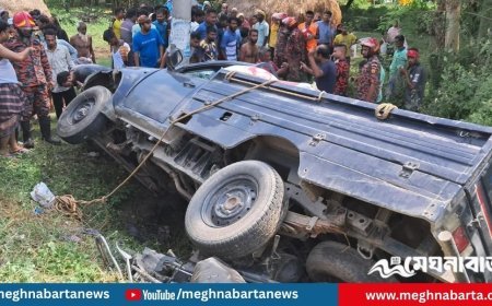 স্কুটিতে পিকআপভ্যানের ধাক্কা, প্রাণ গেল মা-মেয়ের