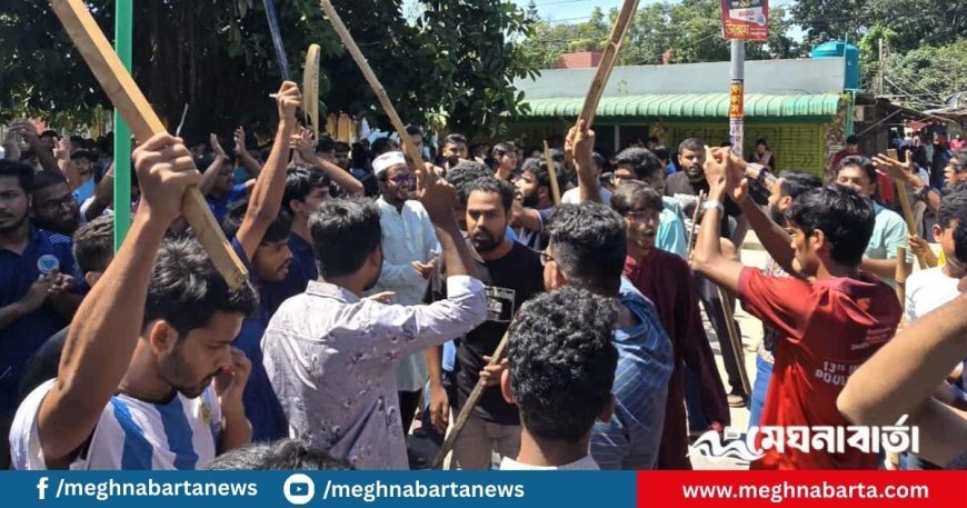 হল ছাড়ার নির্দেশ প্রত্যাখ্যান করে বাকৃবি শিক্ষার্থীদের বিক্ষোভ