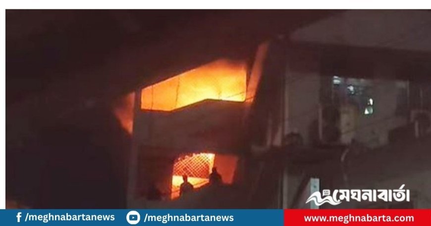 রাজধানীর মৌচাকে মসজিদে আগুন