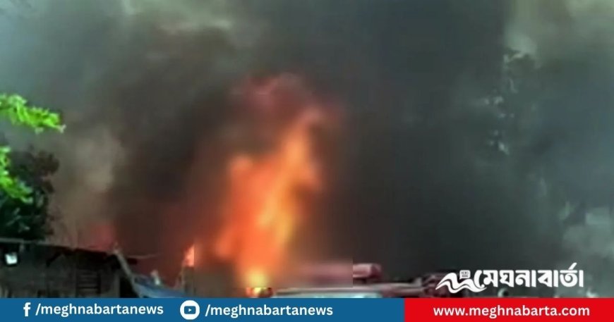 নারায়ণগঞ্জে তুলার গুদামে আগুন