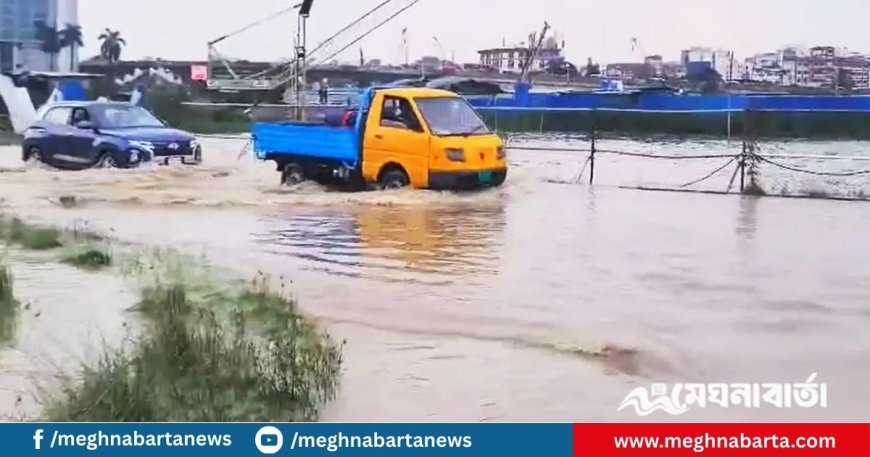 বৃষ্টির পানিতে তলিয়েছে বিমানবন্দর সড়ক, যানজট-ভোগান্তি চরমে