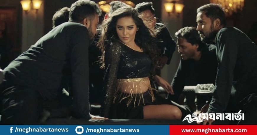 আইটেম গানে সামিরা খান মাহি