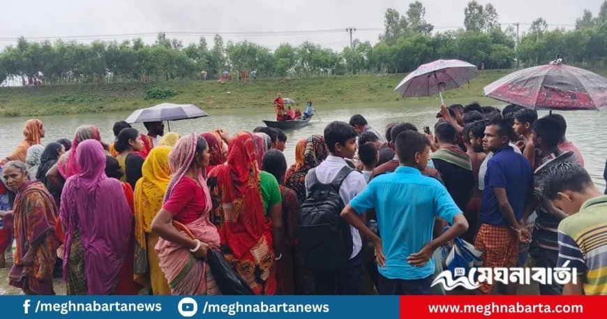 নদীতে ভাসছিল স্কুলশিক্ষিকার মরদেহ
