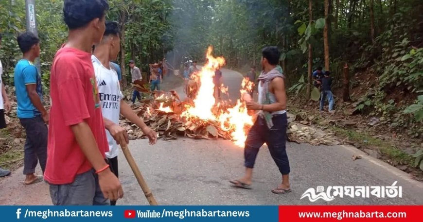 খাগড়াছড়িতে সড়ক অবরোধ, সাজেকে আটকা হাজারো পর্যটক