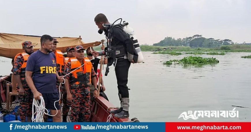 মেঘনায় বালুবাহী বাল্কহেডের ধাক্কায় জেলেদের নৌকাডুবি, একজন নিখোঁজ