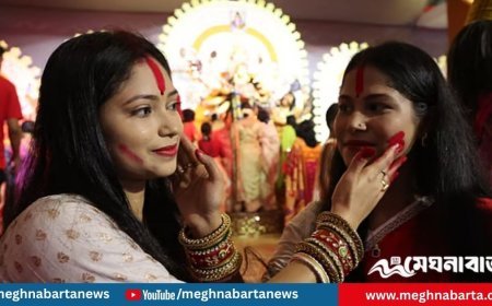 প্রতিমা বিসর্জন আজ, সিঁদুর খেলে দেবীকে বিদায়