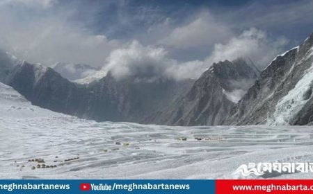 এভারেস্টে তুষারঝড়, আটকা পড়েছেন বহু পর্যটক