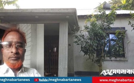 প্রধান শিক্ষকের কাণ্ড: ছাত্রীকে বিয়ে ছাড়াই ২ বছর ধরে ‘বসবাস’!