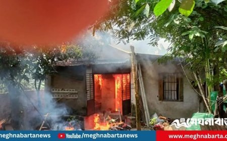 খুলনায় শিশু হত্যায় জড়িত ফয়সালের বাড়িতে অগ্নিসংযোগ