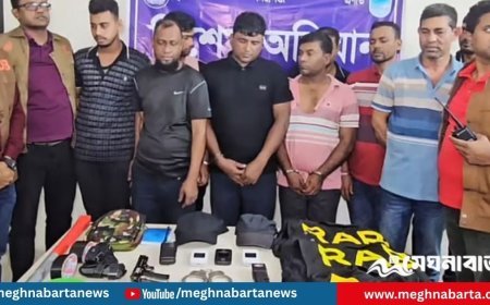 সাভারে ডিবি পুলিশ পরিচয়ে ২৫ লাখ টাকা লুটের ঘটনায় গ্রেপ্তার ৯