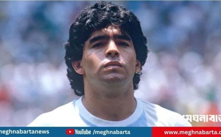 ফুটবলের জাদুকর ম্যারাডোনার জন্মদিন আজ