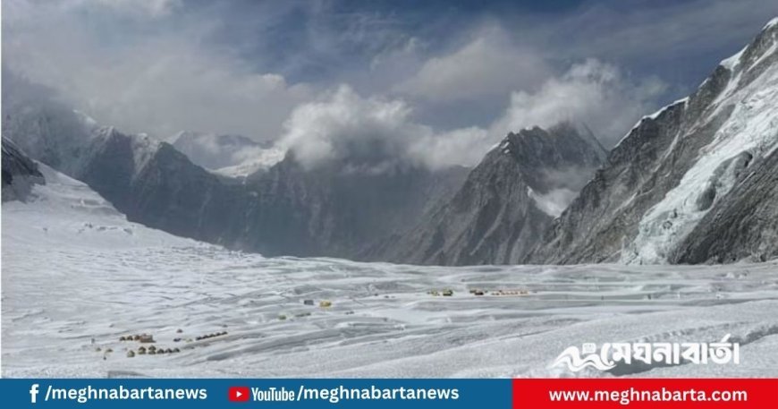 এভারেস্টে তুষারঝড়, আটকা পড়েছেন বহু পর্যটক