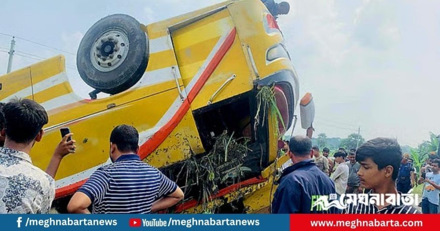ফরিদপুরে এক বাসের ধাক্কায় আরেক বাস খাদে, শিশু ও নারী নিহত