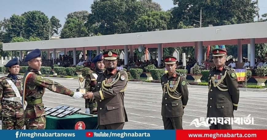 ইএমই কোরের রিক্রুট ব্যাচের কুচকাওয়াজে উজ্জ্বল নবীন সৈনিকদের শপথ