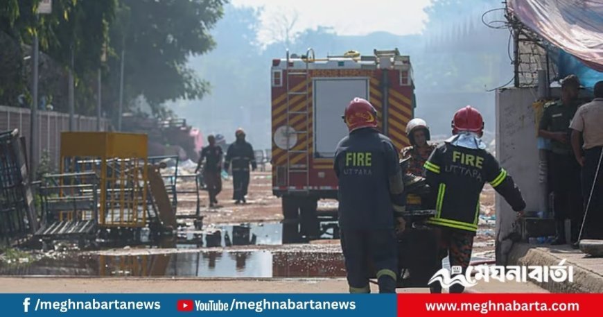 শাহজালাল বিমানবন্দরে কার্গো ভিলেজ থেকে এখনো ধোঁয়া উড়ছে, চলছে উদ্ধারকাজ