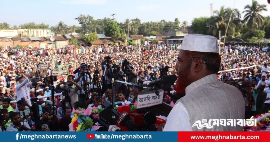 জন্ম নিয়েই বাপের সঙ্গে পাল্লা দিও না: গোলাম পরোয়ারের হুঁশিয়ারি