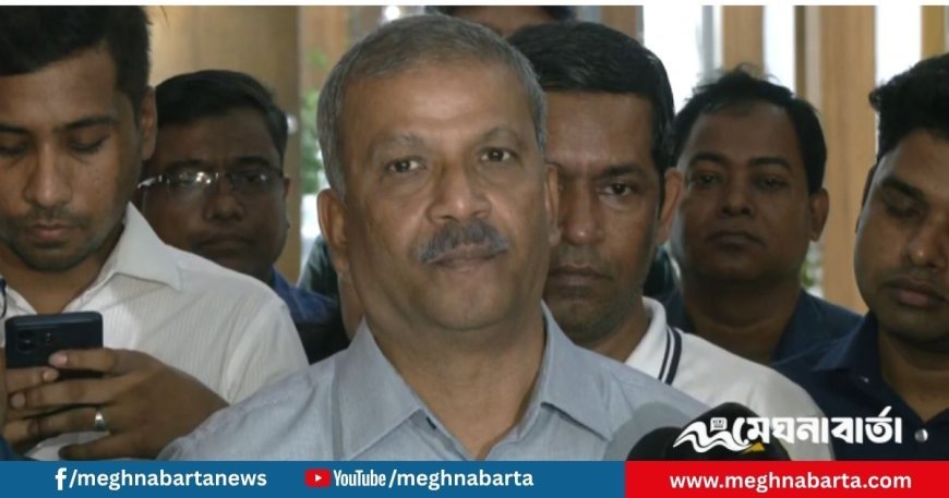 অভিযুক্ত সেনা কর্মকর্তাদের আদালতে উপস্থিতি আইনের প্রতি শ্রদ্ধার নিদর্শন: আসিফ নজরুল