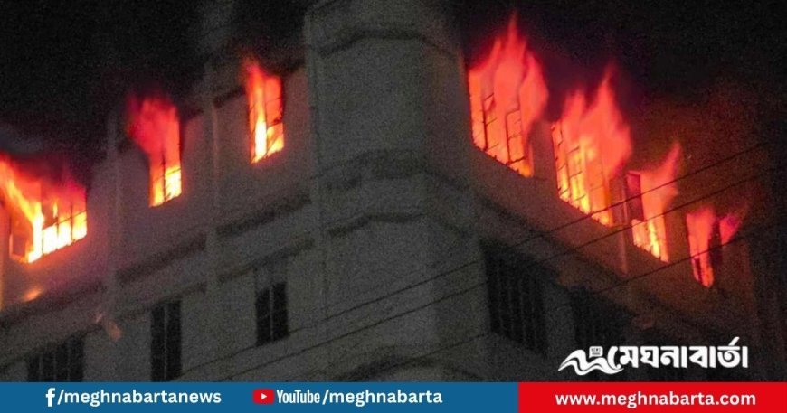 রাজধানীর পল্লবীতে কমিউনিটি সেন্টারে ভয়াবহ অগ্নিকাণ্ড