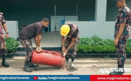 বাসের কম্প্রেশার মেশিনে মিলল বিদেশি মদ